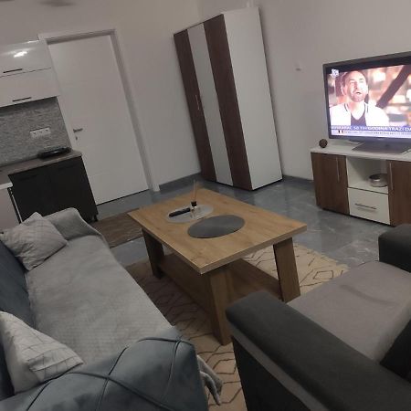 Neer Apartment Zivinice ภายนอก รูปภาพ